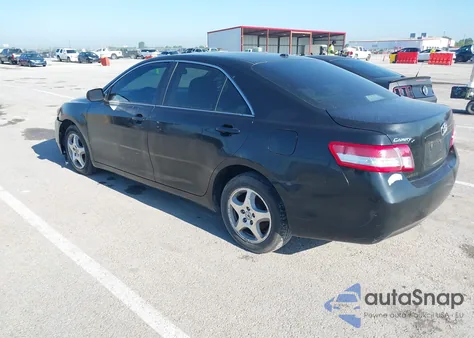 2010 Toyota Camry z USA, uszkodzony, nr VIN 4T4BF3EK0AR014852